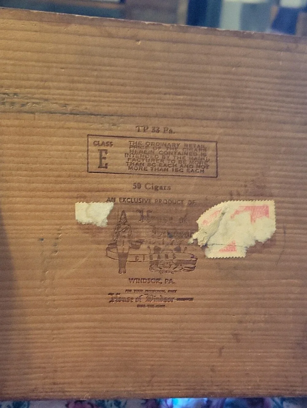 Vintage Wooden Cigar Box House Of Windsor..Palmas